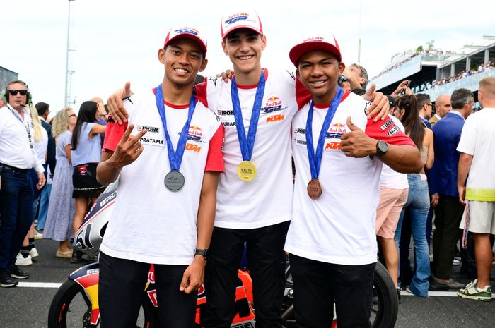 Persaingan Rookie Makin Panas: Veda Ega dan Brian Uriarte Saling Sikut di Brno!